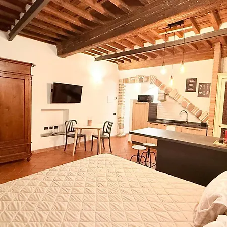 Accanto A Maila Prato
